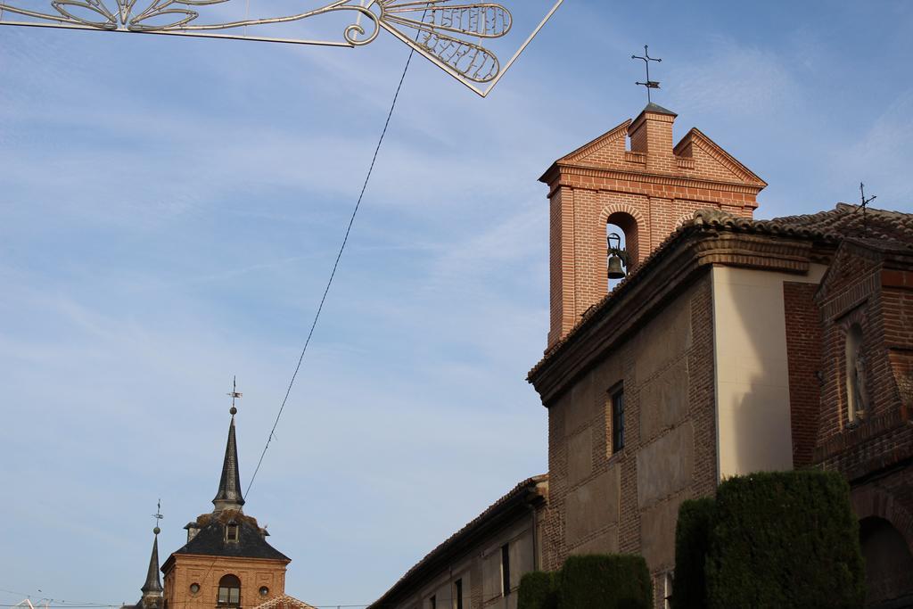 Hotel Cuatro Canos Alcala de Henares Exterior photo