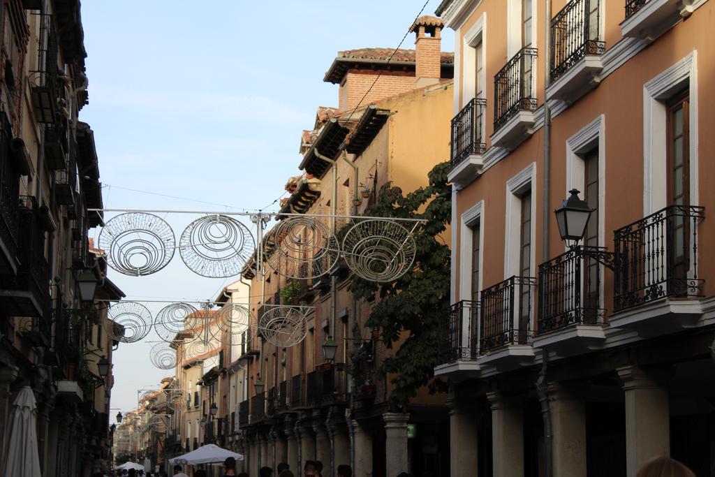 Hotel Cuatro Canos Alcala de Henares Exterior photo